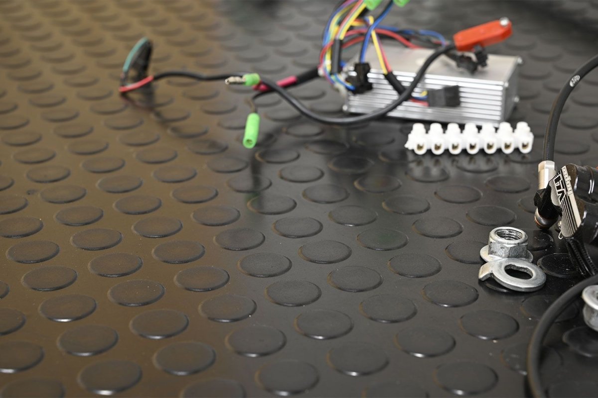 PennyDot Rubber Matting:Heavy - Duty Surface ProtectionThicknesses 3mm or 4,5mmBespoke Linear Metre Cut - Slips Away - PD3122C -