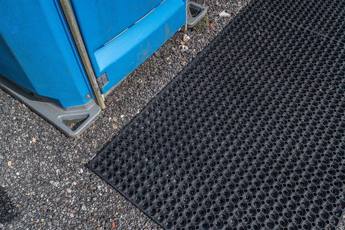 Rubber Grass Matting Roll L10.5m x W1m Safe Construction Walkway & 23mm Thickness - Slips Away - GKS1015 -