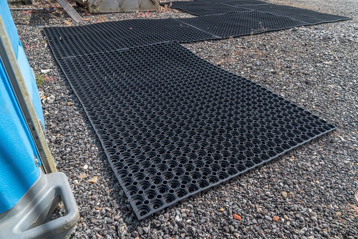 Rubber Grass Matting Roll L10.5m x W1m Safe Construction Walkway & 23mm Thickness - Slips Away - GKS1015 -