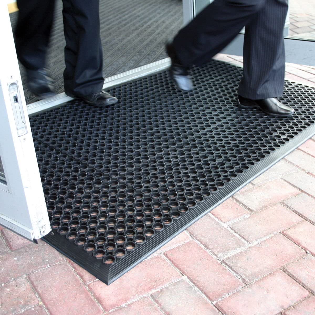 Large Outdoor Rubber Entrance Mats , Non Slip Drainage Door Mat Flooring Size 0.9 Metre x 1.5 Metre - Slips Away - B01N91FE8O -