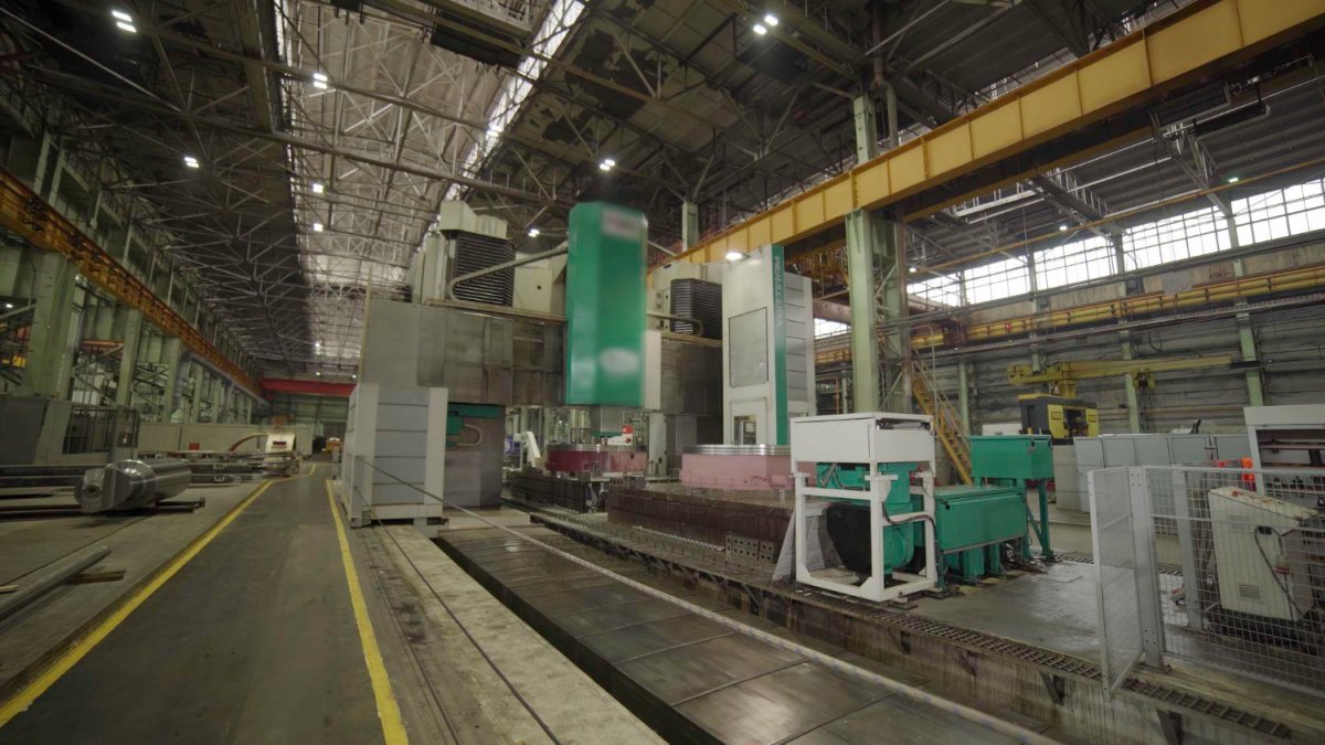 Choosing Heavy-Duty Nosing for Industrial Environments - Slips Away