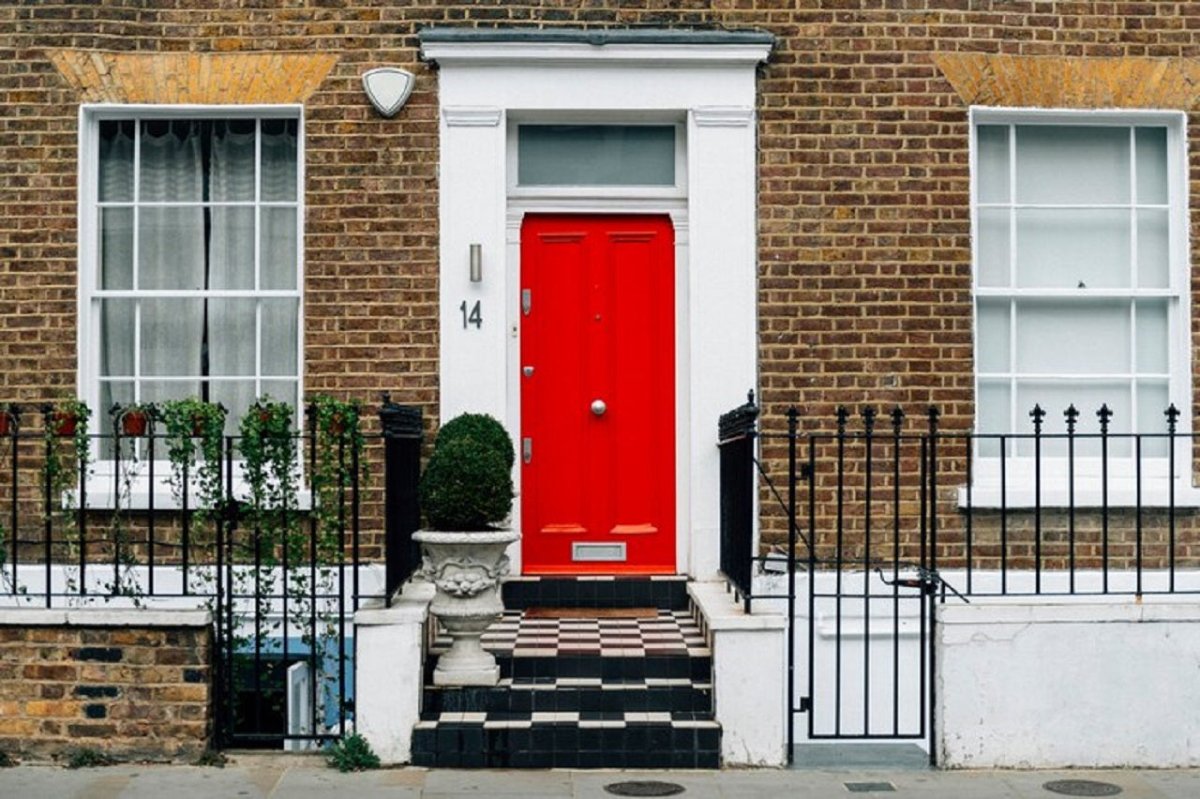 Keeping Front Steps Safe with Anti-Slip Treads - Slips Away