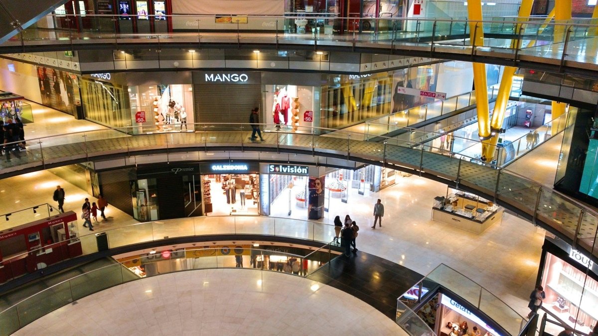 Must-Have Anti-Slip Products for High-Traffic Commercial Locations - Slips Away