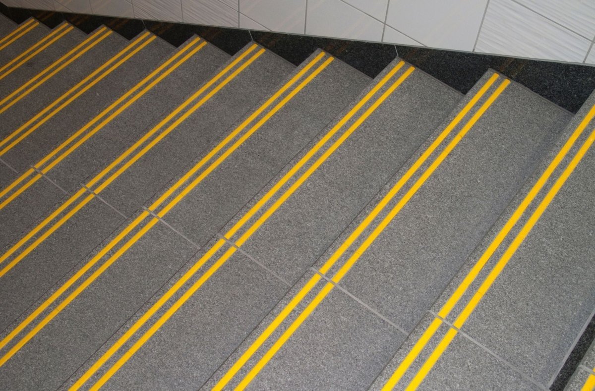 The Difference Between Safety Nosing and Regular Nosing - Slips Away
