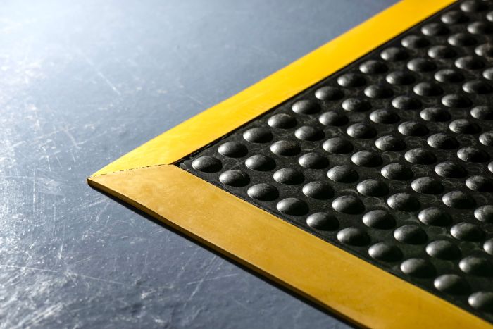Anti-Fatigue Bubble Matting | Heavy-Duty High-Visibility Safety Mat for Comfort & Circulation