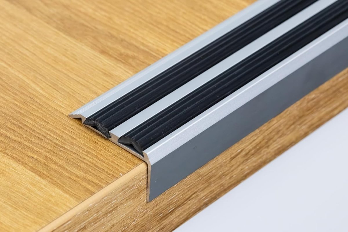 Aluminium Anti-Slip Stair Nosing Trim – Step Edge Protector – 900mm x 35mm x 20mm
