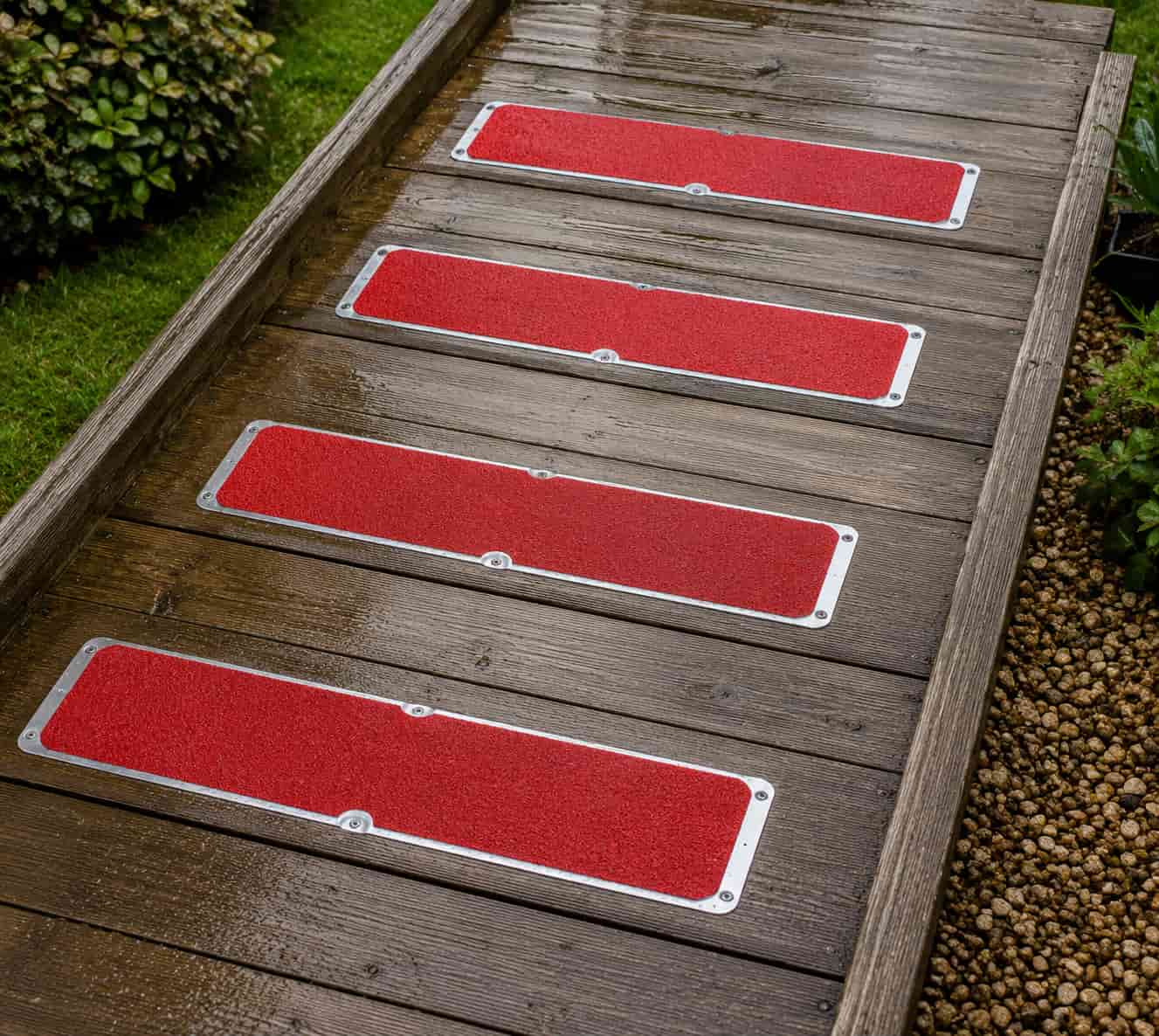 aluminium_decking_plate_red.jpg