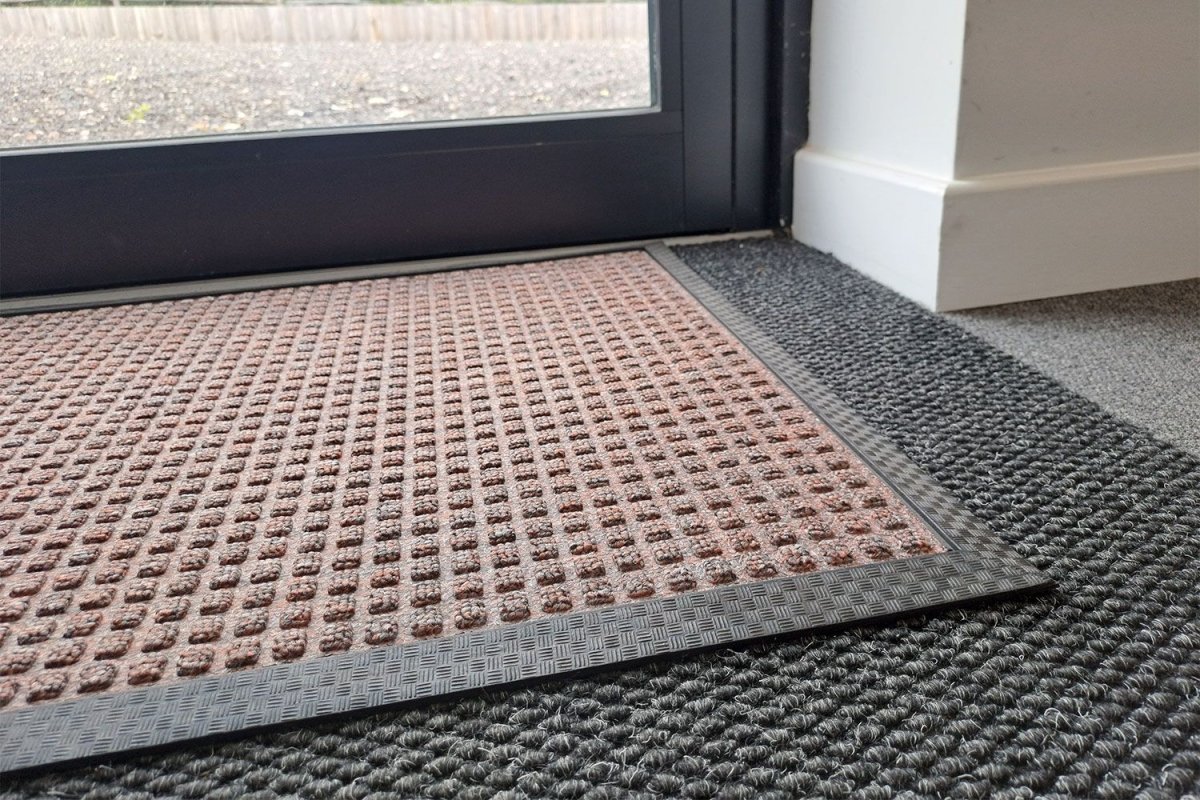 Aquasorb Medium - Heavy Duty Entrance Mat - Slips Away - AM4872BU - 