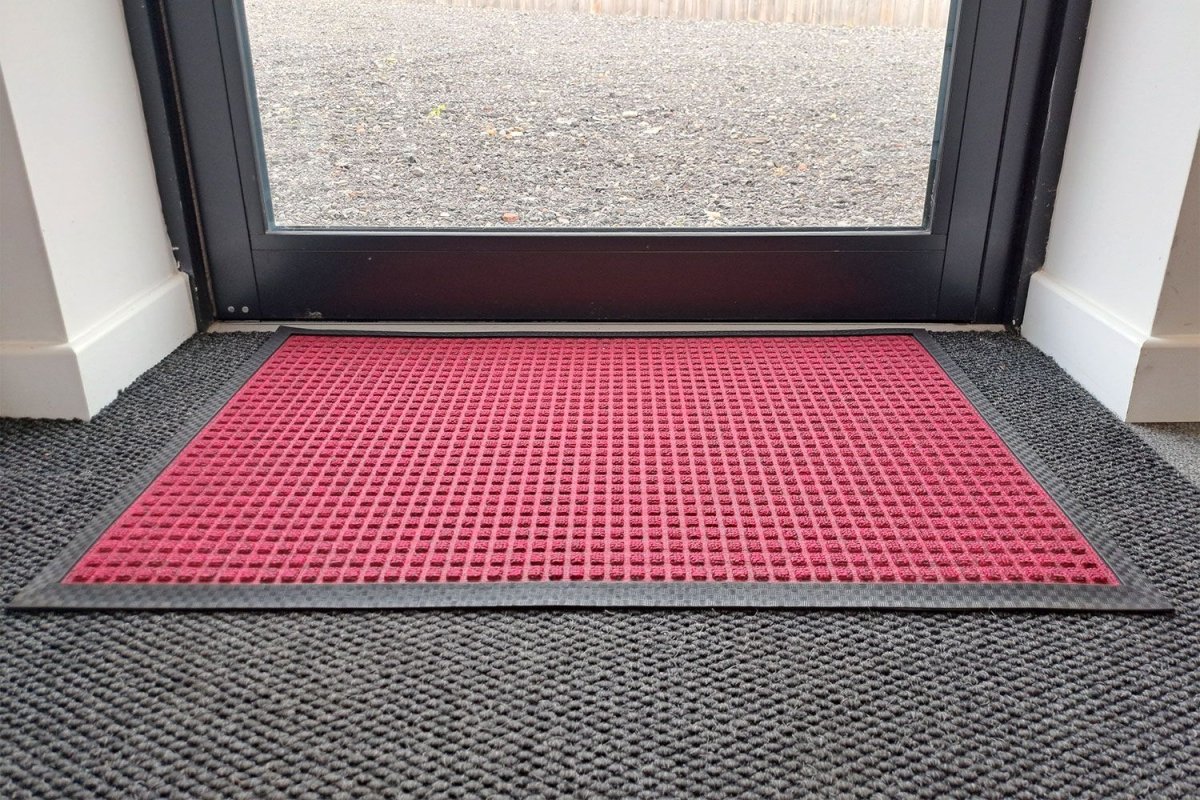 Aquasorb Medium - Heavy Duty Entrance Mat - Slips Away - AM4872BU - 
