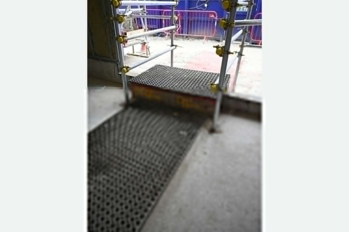 Cellmax Rubber Duckboard Matting 100 x 150cm - Slips Away - CM3959 - 