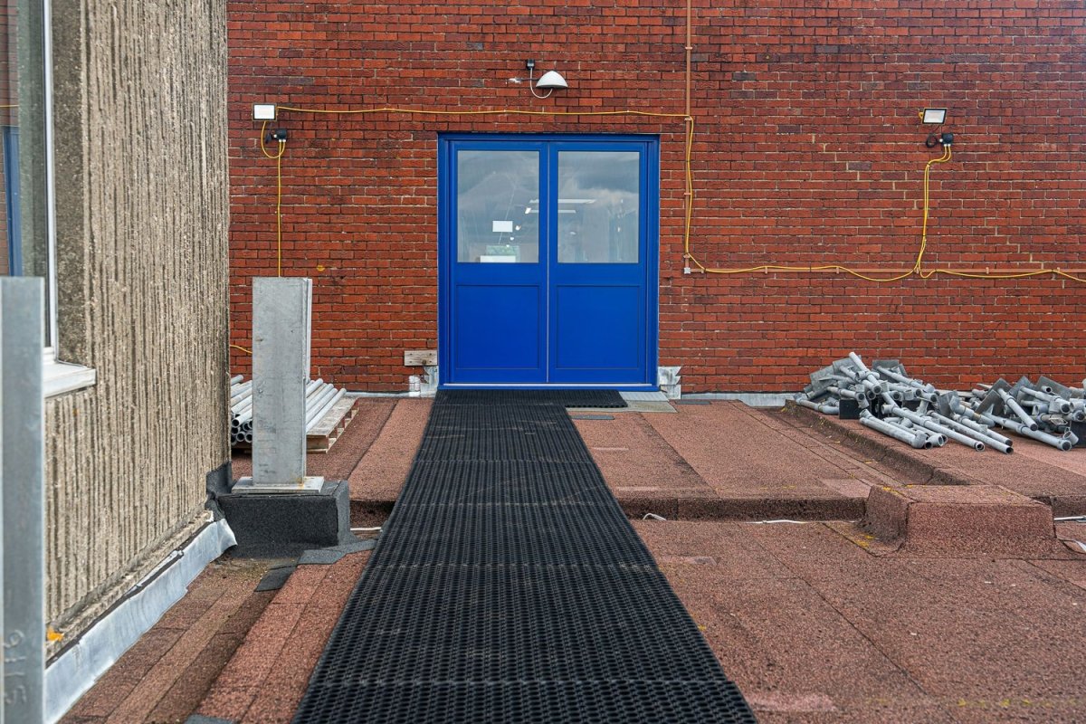 Cellmax Rubber Duckboard Matting 100 x 150cm - Slips Away - CM3959 - 