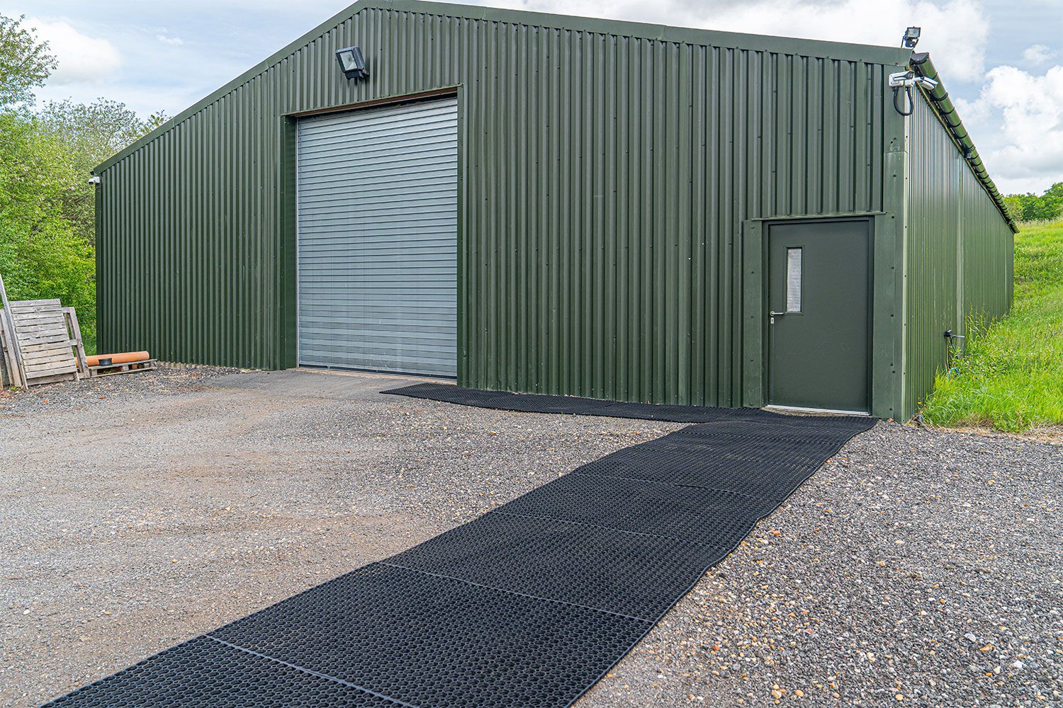 Rubber Grass Matting Roll L10.5m x W1m Safe Construction Walkway & 23mm Thickness