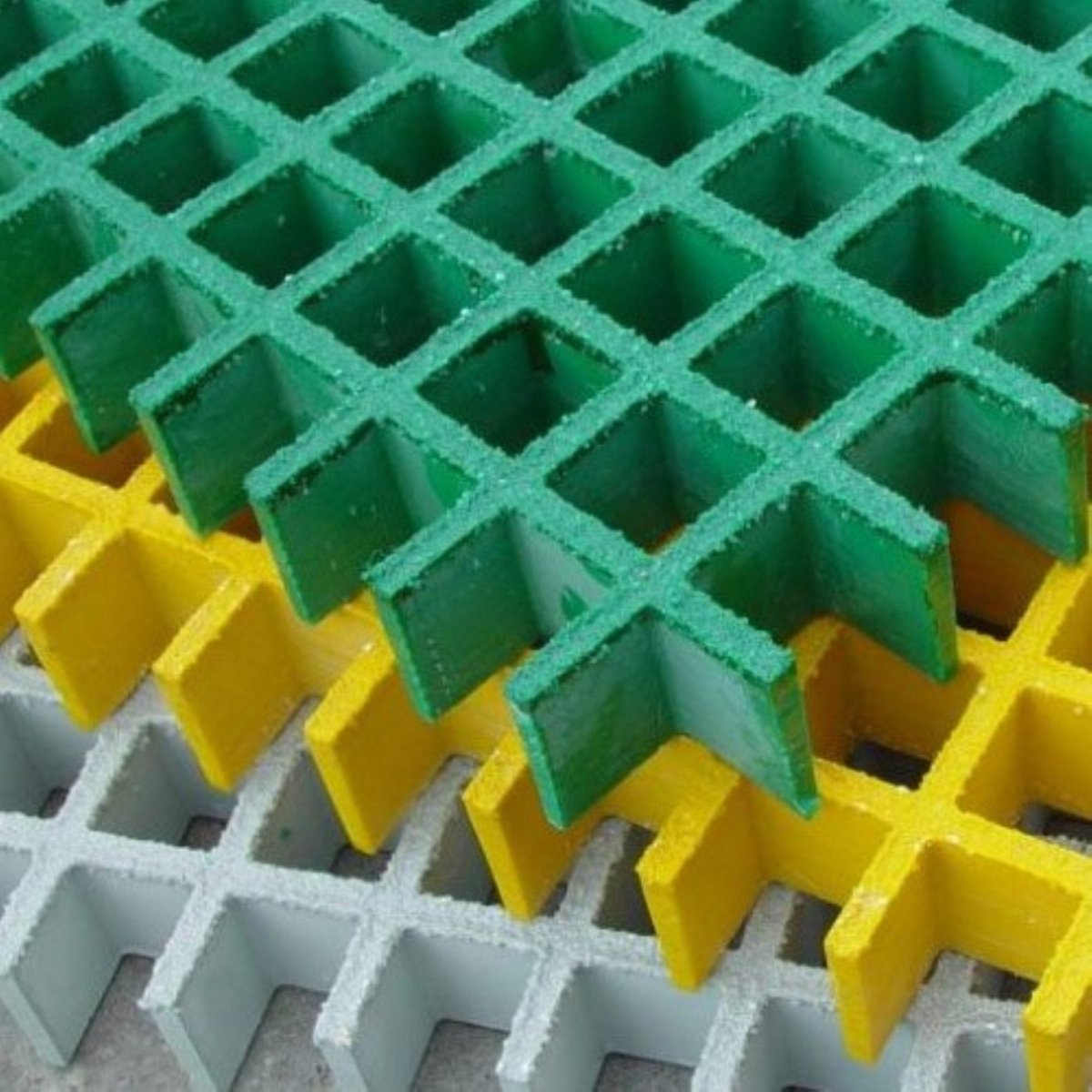 Green GRP Open Mesh Grating Panels – Anti - Slip & Corrosion - Resistant for Walkways & Platforms - Slips Away - GRP MESH GRATING - GRN GRP MESH 2000x1000x25 - 