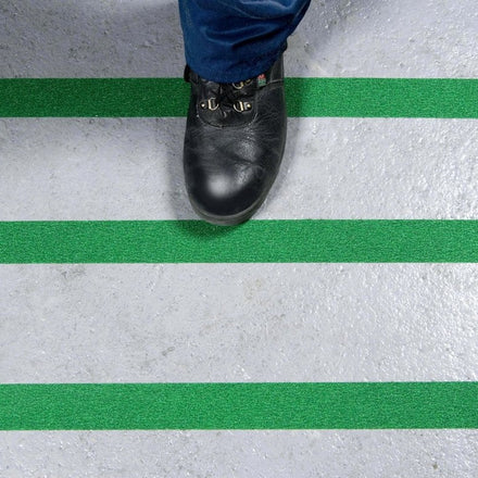 Green Non Slip Tape Roll Pro Standard Grade - Anti Slip Traction for Indoor/Outdoor Use - Slips Away - Anti slip tape - H3401V/ 140mm x 140mm ( 10x pack ) - 