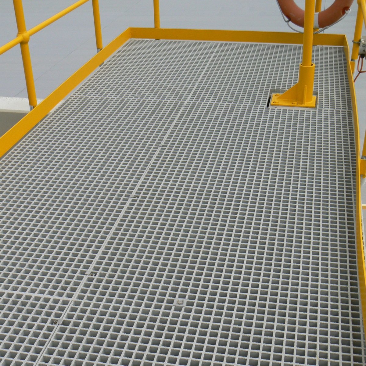 Grey GRP Open Mesh Grating Panels – Anti - Slip & Corrosion - Resistant for Walkways & Platforms - Slips Away - GRP MESH GRATING - GRY GRP MESH 2000x1000x25 - 