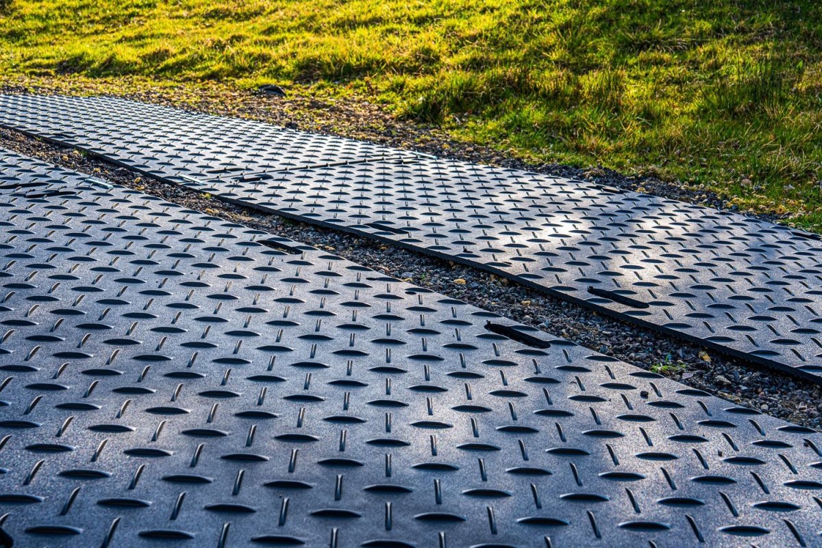 GroundTrak PRO Ground Protection Mat (60t) - 2400x1200x17.5mm - Slips Away - GP4896BL - 
