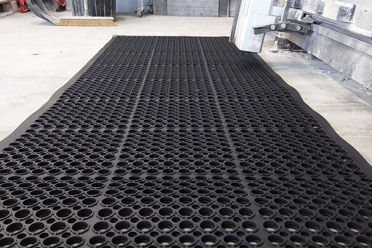 Multi - Purpose Workzone Industrial Mat - Slips Away - WZ2436BL - 