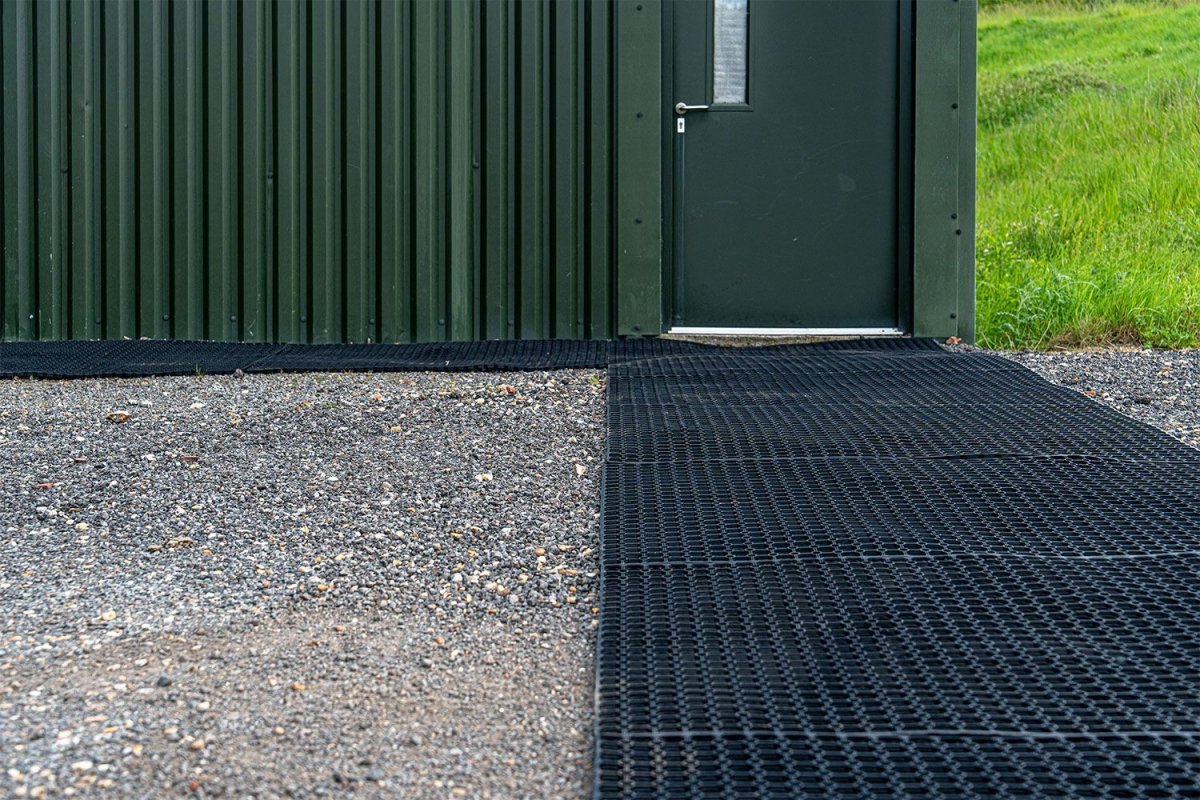 Rubber Grass Matting Roll L10.5m x W1m Safe Construction Walkway & 23mm Thickness - Slips Away - GKS1015 - 