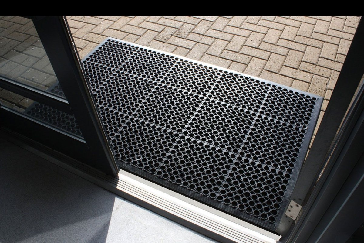 Sentry Outdoor Dirt Removal Mat - Slips Away - SE2436 - 
