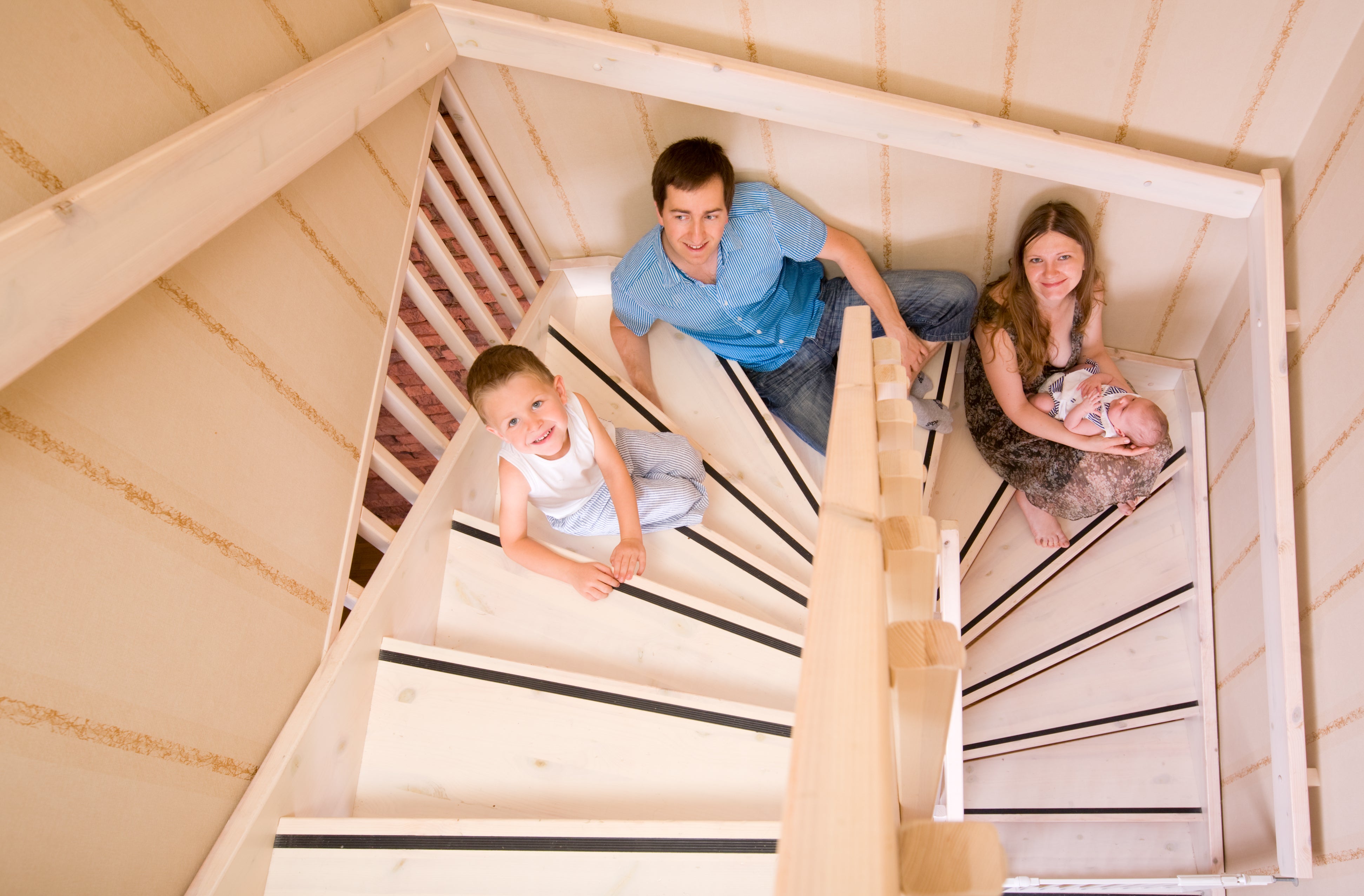 shutterstock_16297186.jpgfamily_on_stairs.jpg