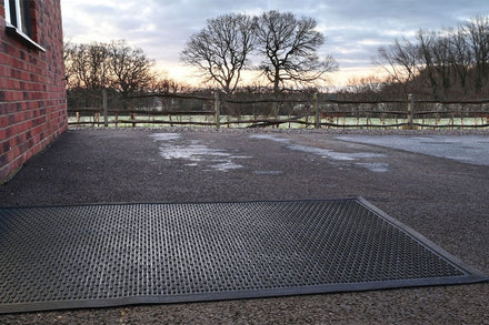 Soilscraper Outdoor Entrance Mat - Slips Away - SO3660 - 
