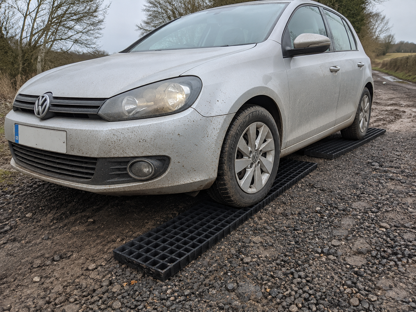 waffle_board_mud_rescue_scene.png