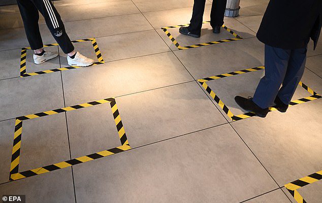 Anti Slip Hazard Marking Warning Pre Cut Tape 12" x 2 " 8 x Pack - Slips Away - SA043 -