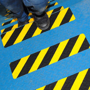 Conformable Traction Grade Anti Slip Tape Rolls - Slips Away - Conformable Anti-Slip Tape - H3406N-Conformable-Safety-Grip-Black-25mm-1-1 -